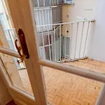 公寓 Metro Line, Ac, Gruppi, Casa White Metro