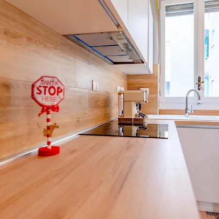 شقة Metro Line, Ac, Gruppi, Casa White Metro *