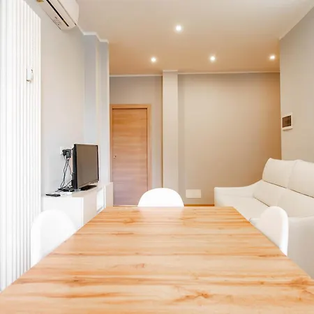 Appartement Metro Line, Ac, Gruppi, Casa White Metro *