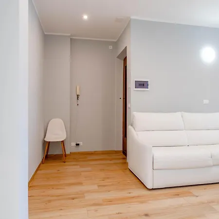 Metro Line, Ac, Gruppi, Casa White Metro * Τορίνο