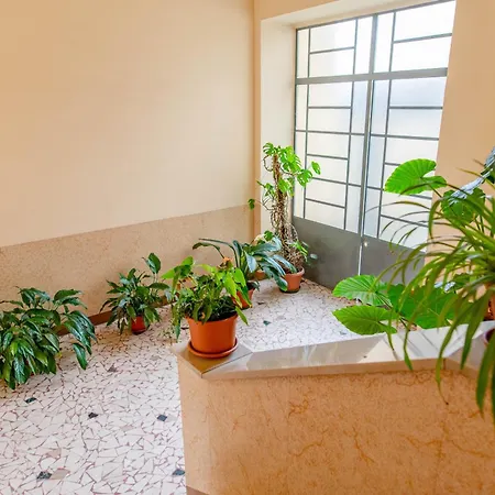 Appartement Metro Line, Ac, Gruppi, Casa White Metro *