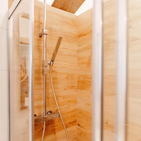 شقة Metro Line, Ac, Gruppi, Casa White Metro تورينو