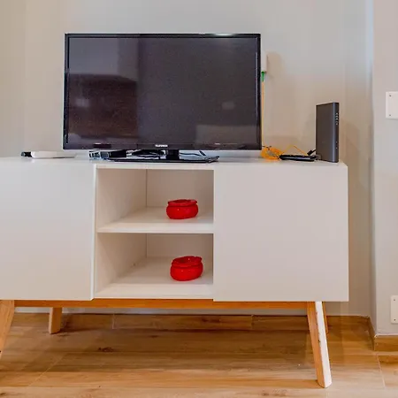 Metro Line, Ac, Gruppi, Casa White Metro