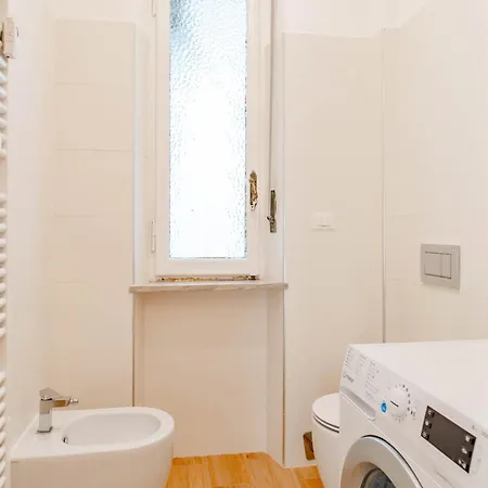 Metro Line, Ac, Gruppi, Casa White Metro Appartement