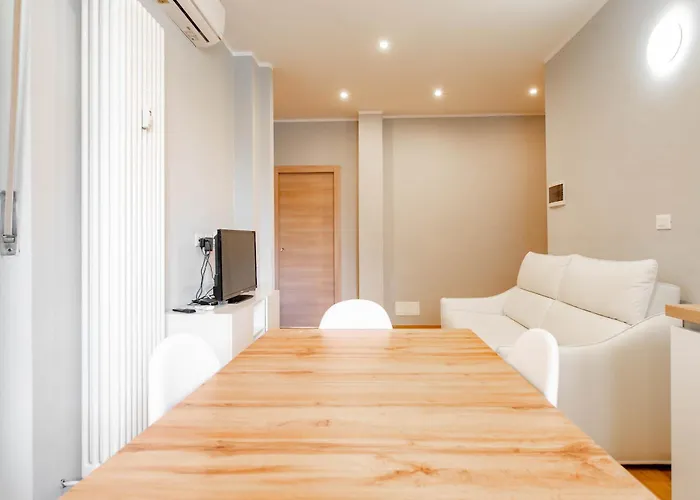Apartment Metro Line, Ac, Gruppi, Casa White Metro *