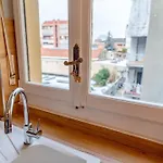 Metro Line, Ac, Gruppi, Casa White Metro Apartman